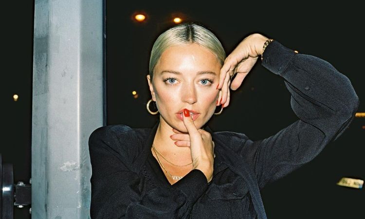 An old picture of Caroline Vreeland in Paris.